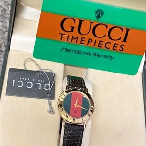 Authentic GUCCI DRESS watch🌟🌟🌟